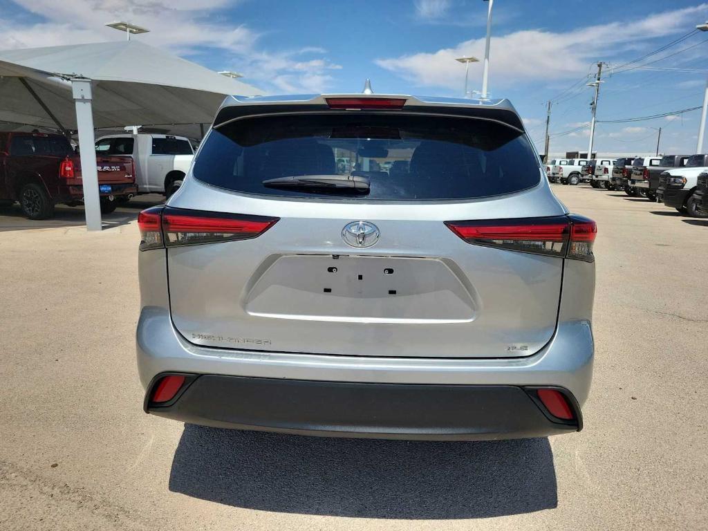 used 2023 Toyota Highlander car, priced at $39,995