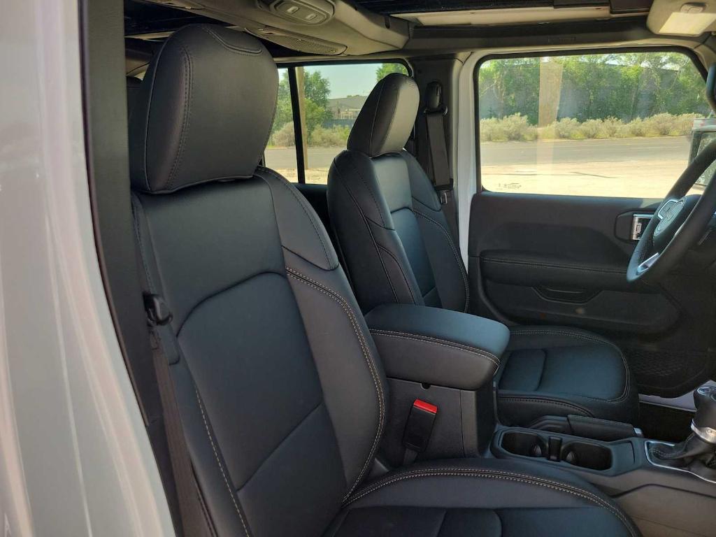 new 2025 Jeep Wrangler car, priced at $53,450