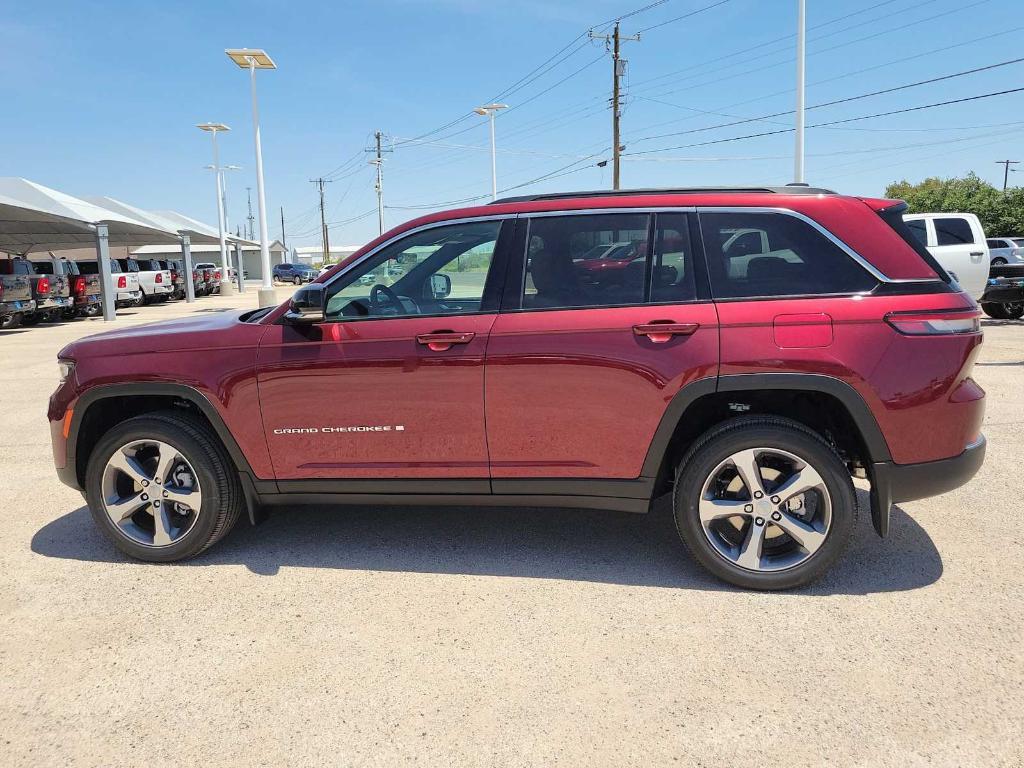 new 2025 Jeep Grand Cherokee car, priced at $49,810