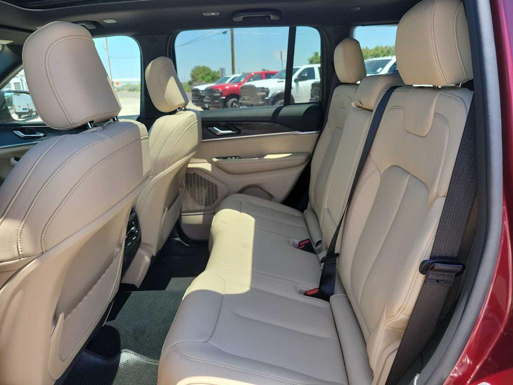 new 2025 Jeep Grand Cherokee car, priced at $49,810