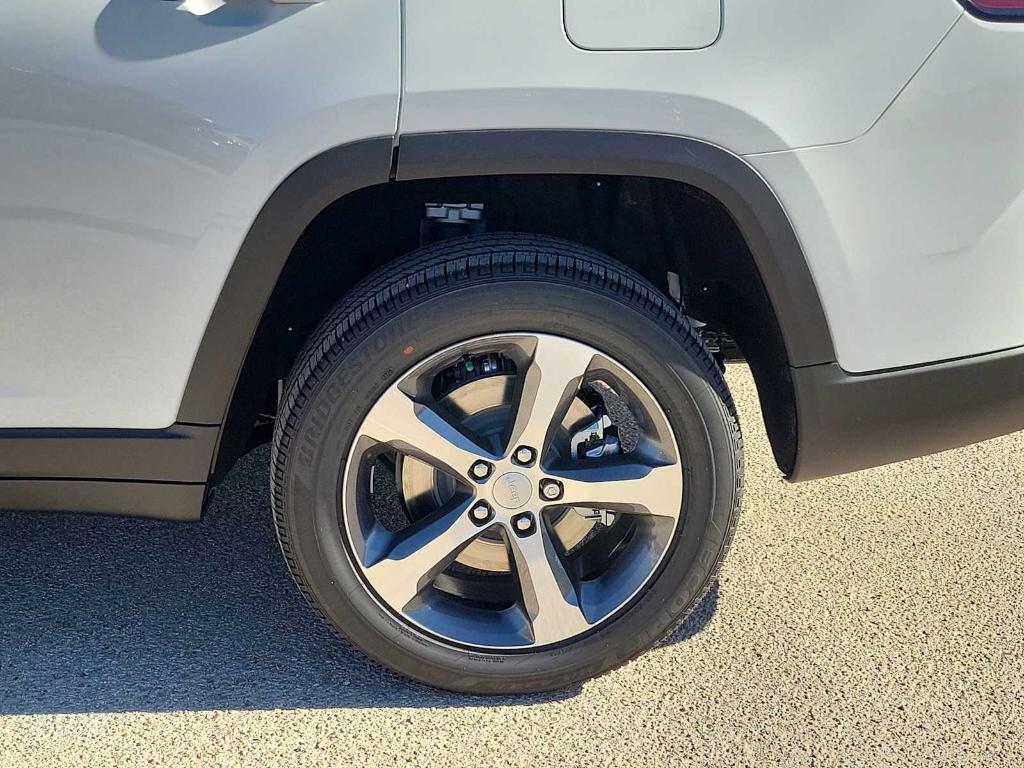 new 2025 Jeep Grand Cherokee L car, priced at $51,640