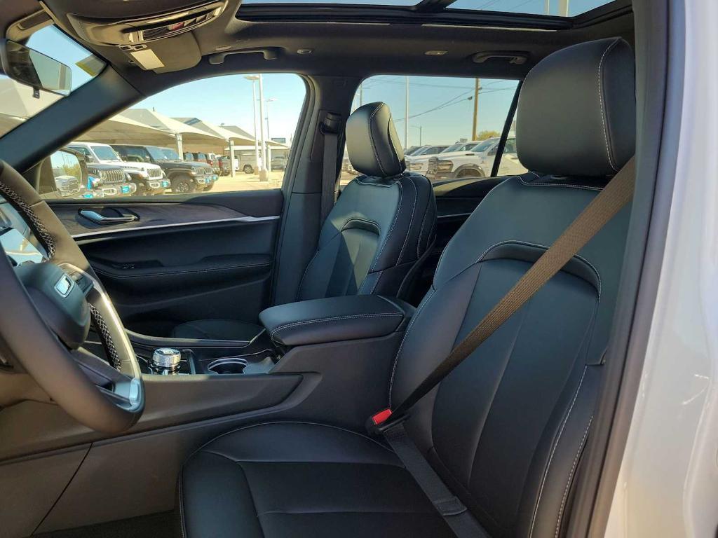 new 2025 Jeep Grand Cherokee L car, priced at $51,640