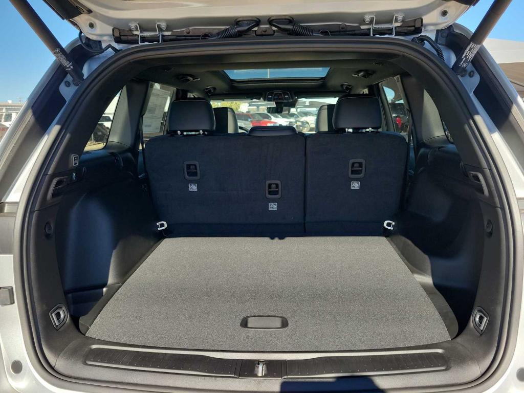 new 2025 Jeep Grand Cherokee car, priced at $47,385