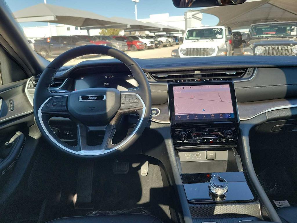 new 2025 Jeep Grand Cherokee car, priced at $47,385