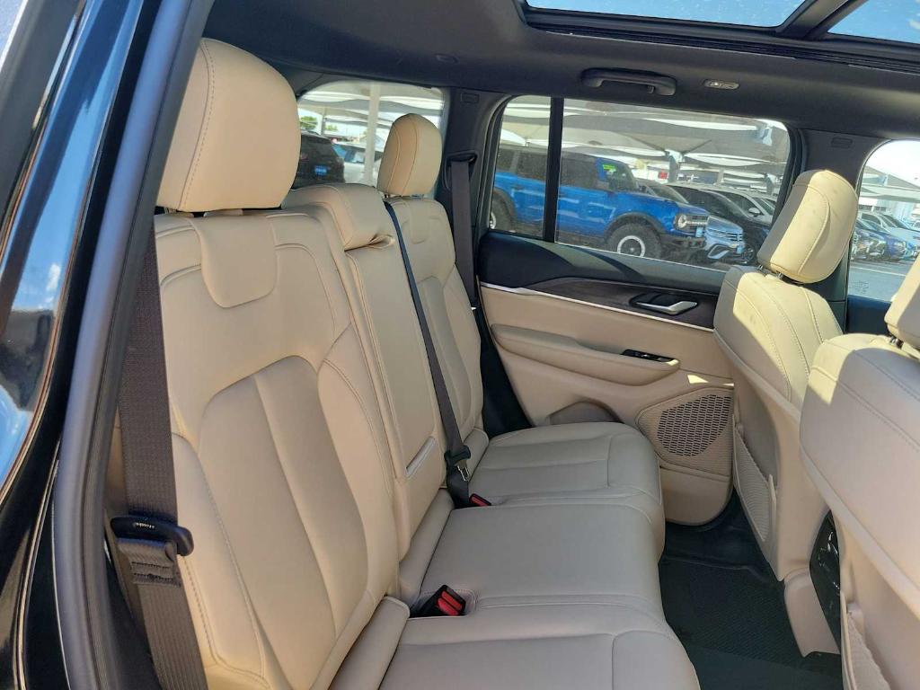 new 2025 Jeep Grand Cherokee car, priced at $45,385