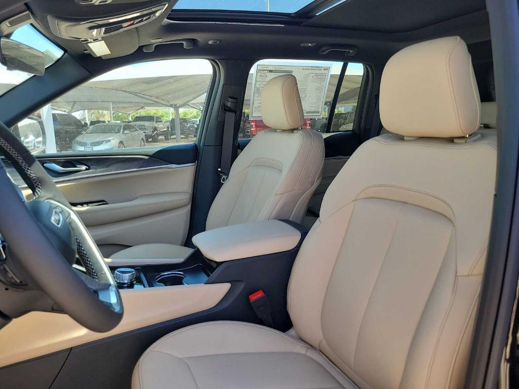 new 2025 Jeep Grand Cherokee car, priced at $45,385