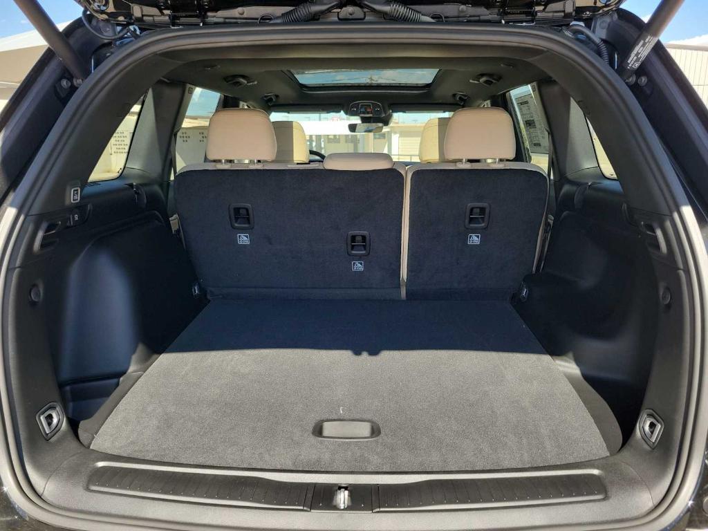 new 2025 Jeep Grand Cherokee car, priced at $45,385