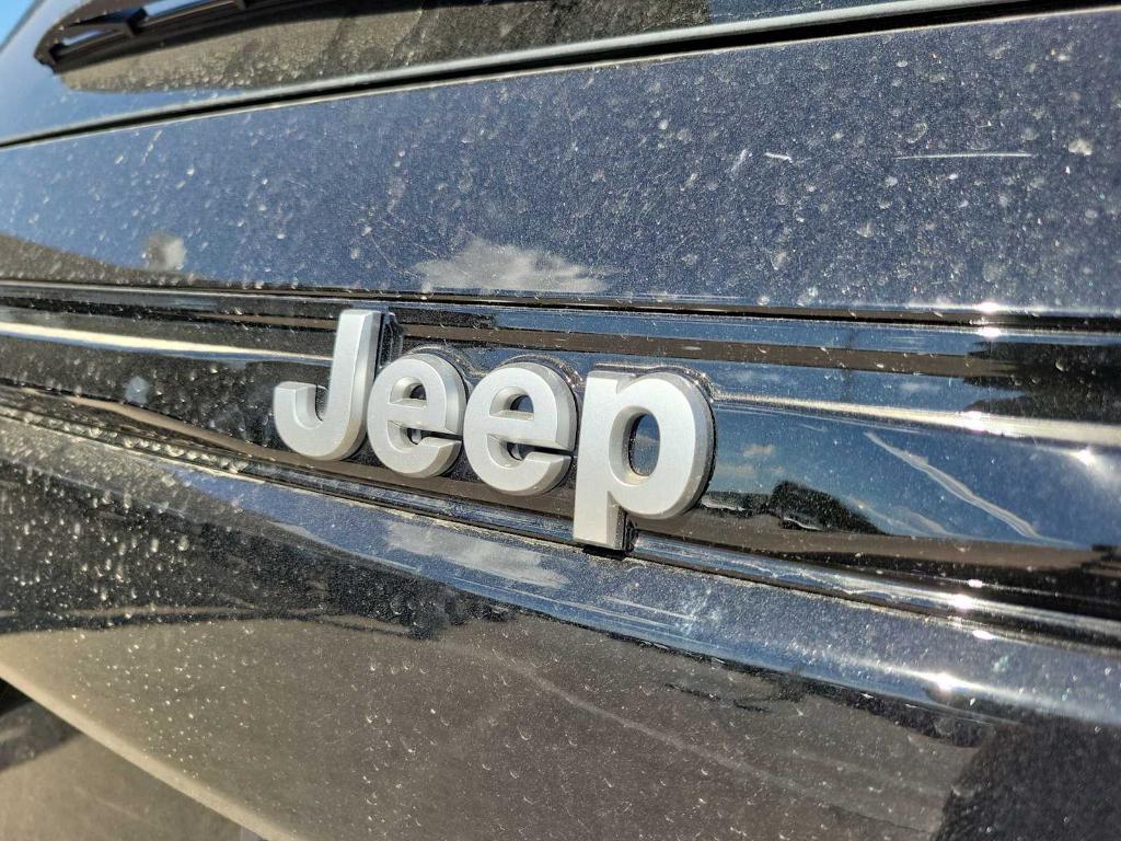 new 2025 Jeep Grand Cherokee car, priced at $45,385