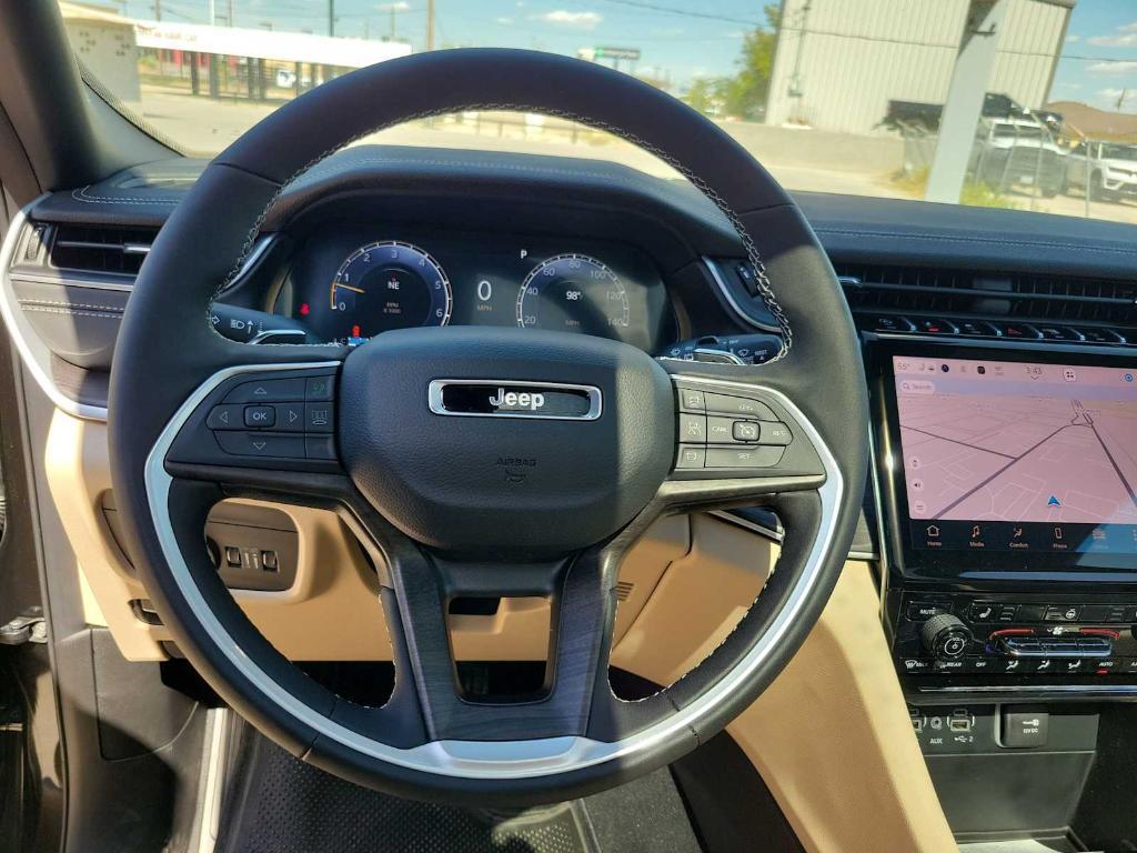 new 2025 Jeep Grand Cherokee car, priced at $45,385