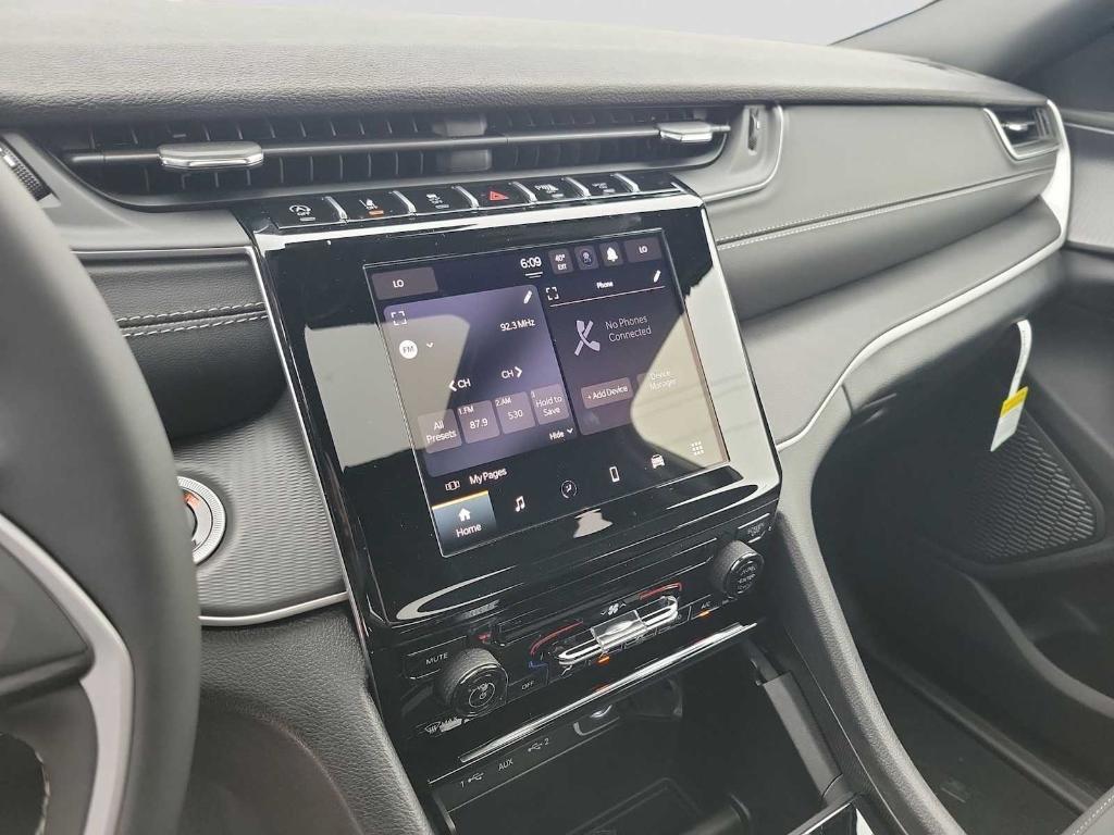 new 2025 Jeep Grand Cherokee car, priced at $39,530