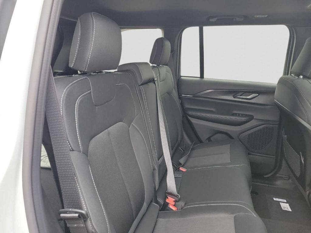 new 2025 Jeep Grand Cherokee car, priced at $39,530