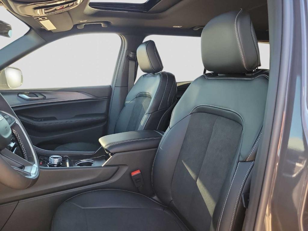 new 2025 Jeep Grand Cherokee L car, priced at $44,230