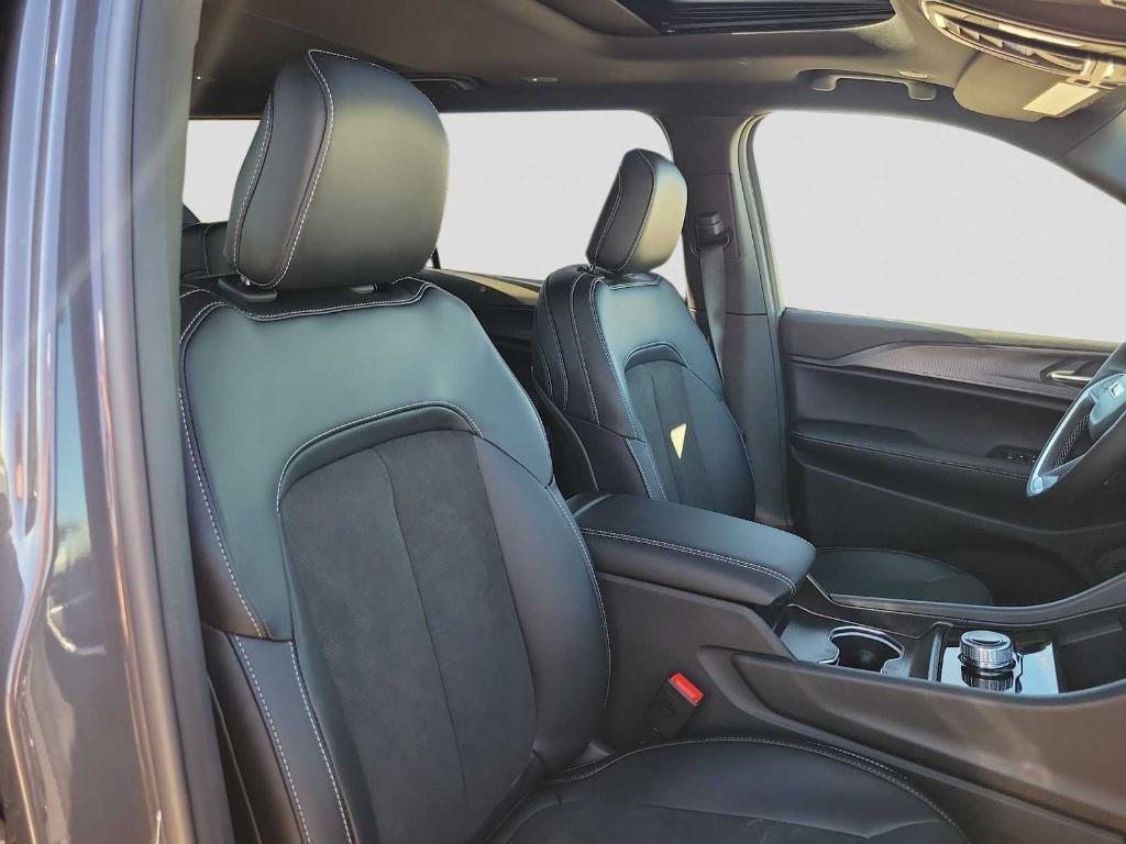 new 2025 Jeep Grand Cherokee L car, priced at $44,230