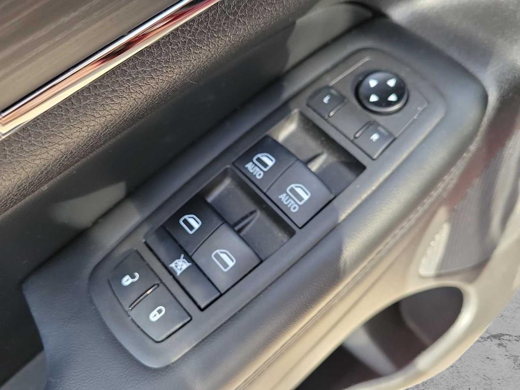 used 2021 Jeep Grand Cherokee car, priced at $27,999