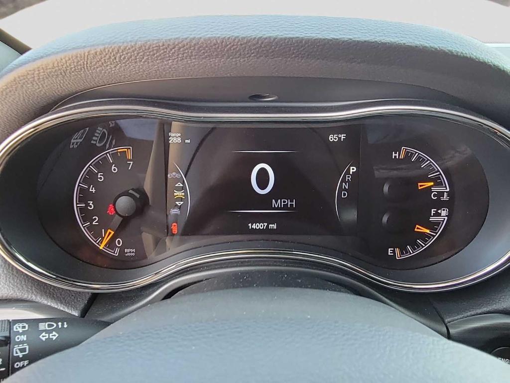 used 2021 Jeep Grand Cherokee car, priced at $27,999