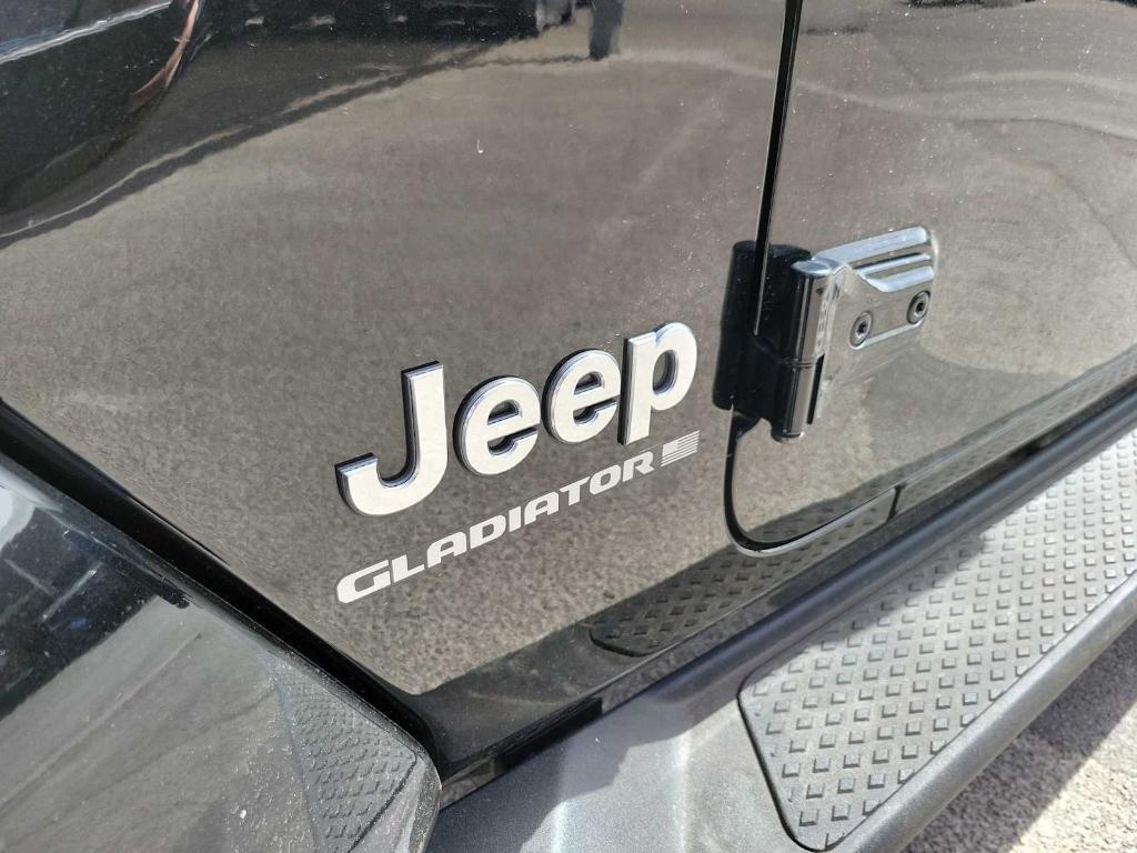 used 2023 Jeep Gladiator car, priced at $37,995