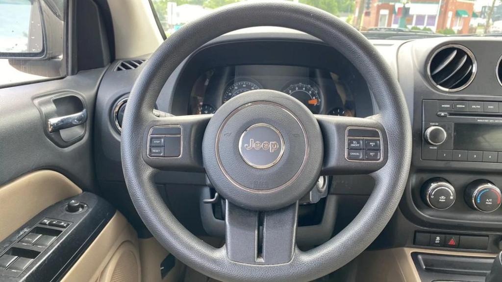 used 2014 Jeep Compass car, priced at $5,500