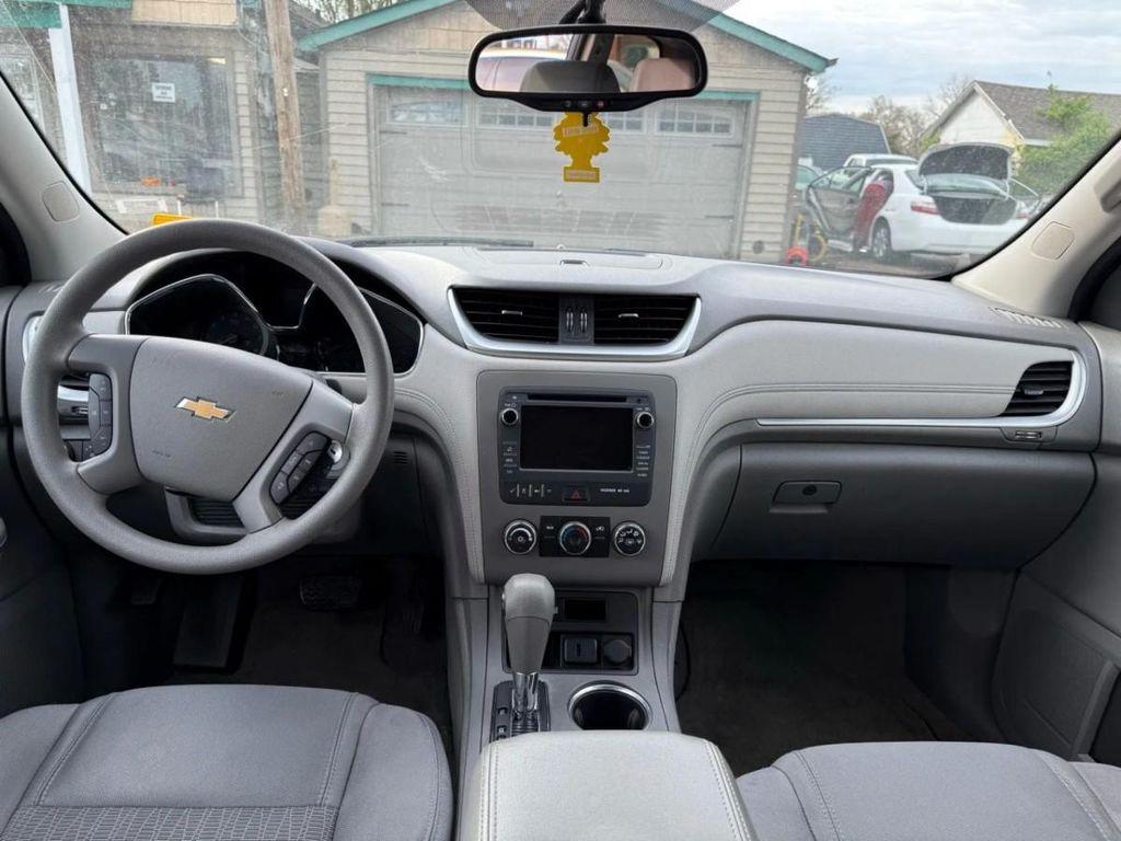 used 2015 Chevrolet Traverse car, priced at $5,999