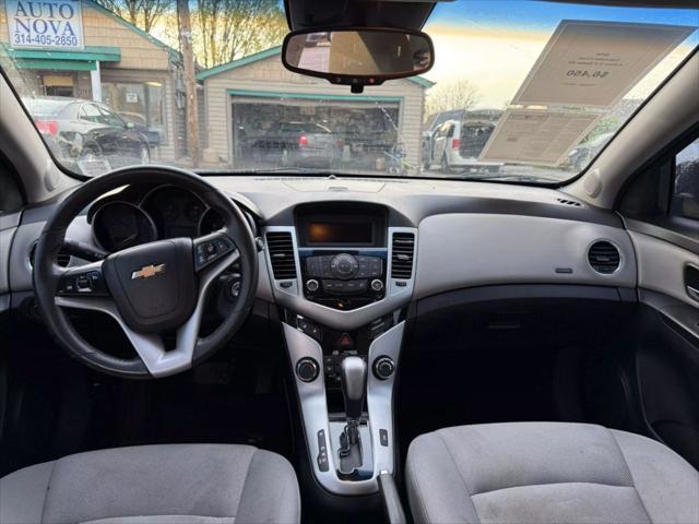 used 2014 Chevrolet Cruze car, priced at $6,400