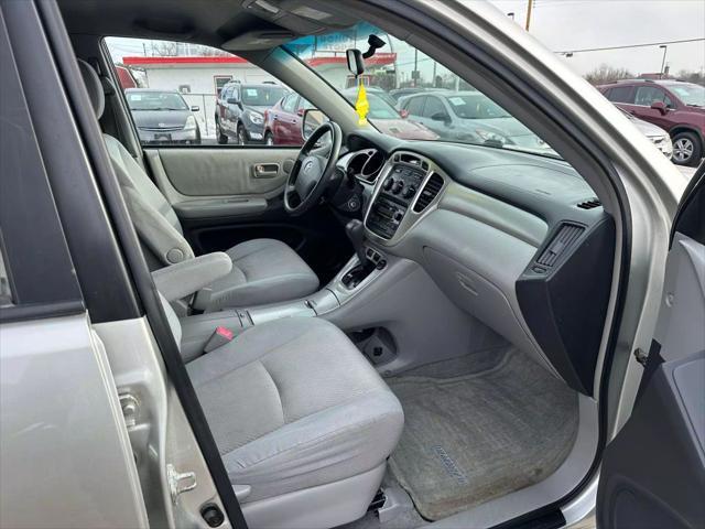 used 2006 Toyota Highlander car, priced at $4,500