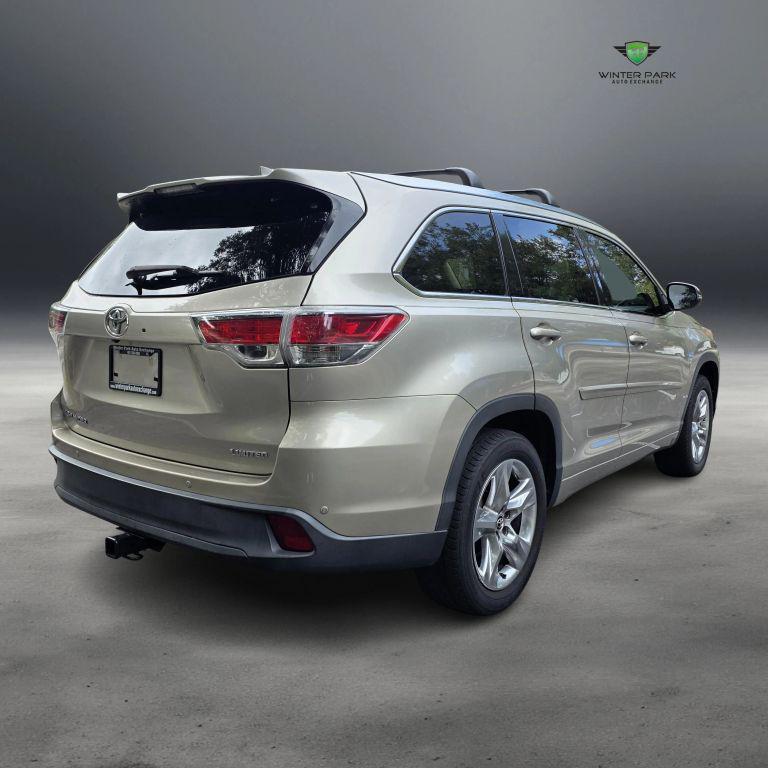 used 2016 Toyota Highlander car, priced at $16,988