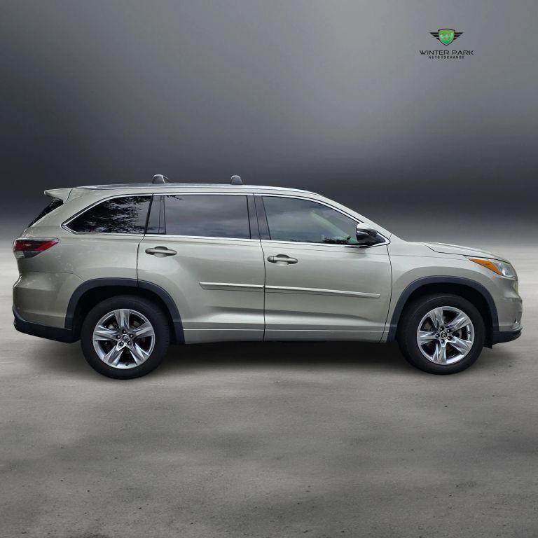 used 2016 Toyota Highlander car, priced at $16,988
