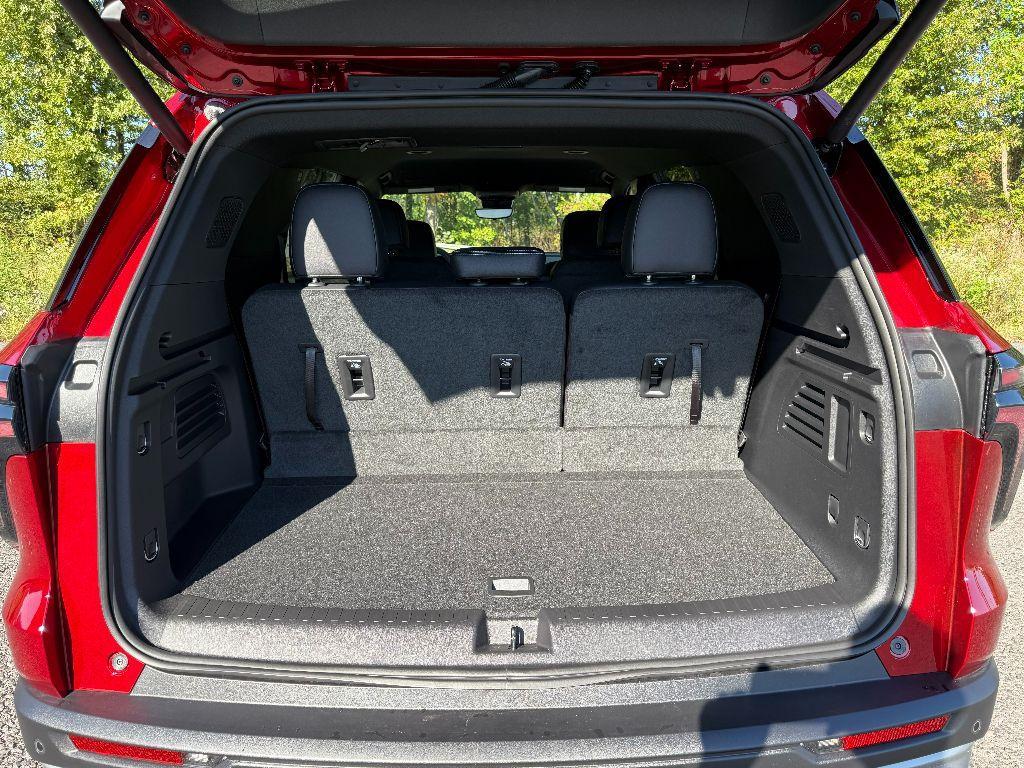 new 2026 Chevrolet Traverse car, priced at $45,455