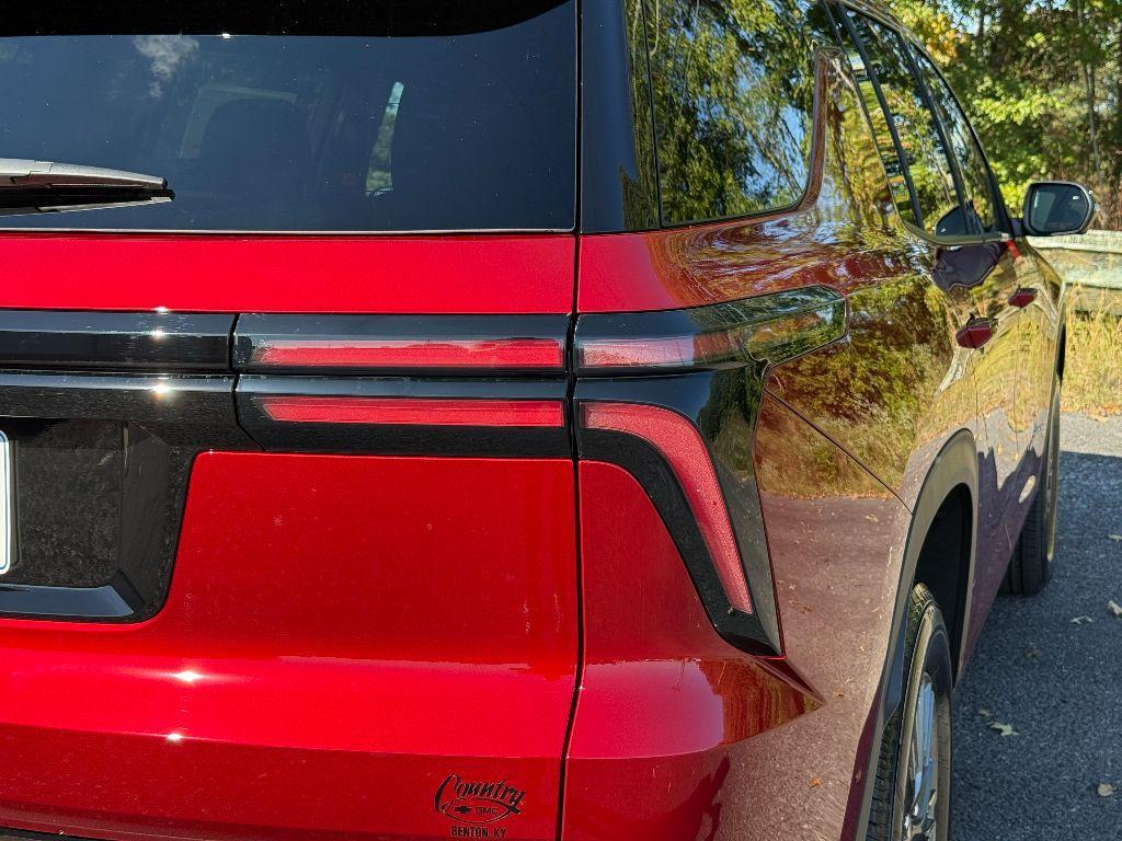 new 2026 Chevrolet Traverse car, priced at $45,455