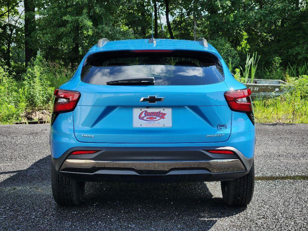 new 2025 Chevrolet Trax car, priced at $28,020