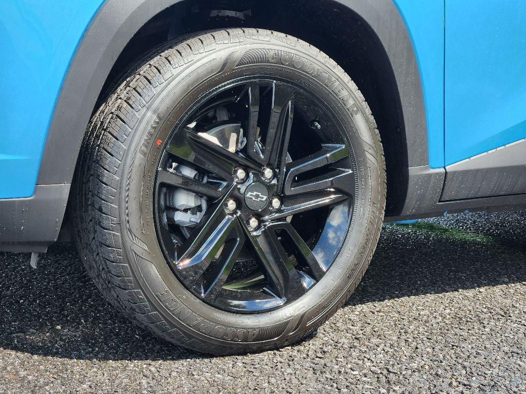 new 2025 Chevrolet Trax car, priced at $28,020