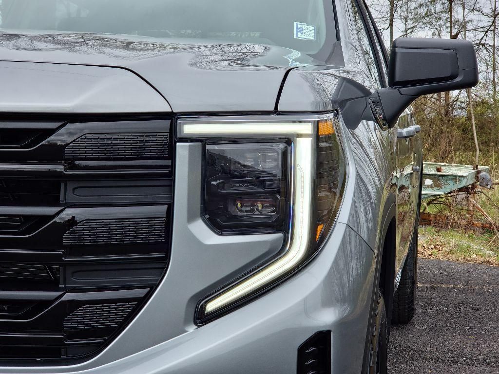 new 2025 GMC Sierra 1500 car, priced at $55,152