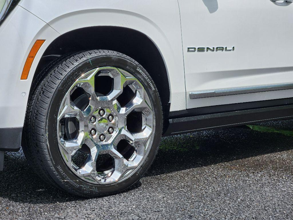 new 2025 GMC Yukon car, priced at $90,628