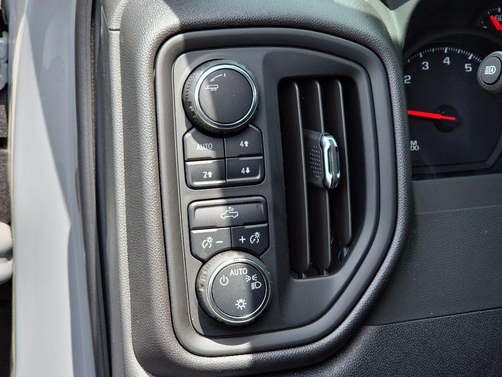 new 2025 Chevrolet Silverado 1500 car, priced at $50,080