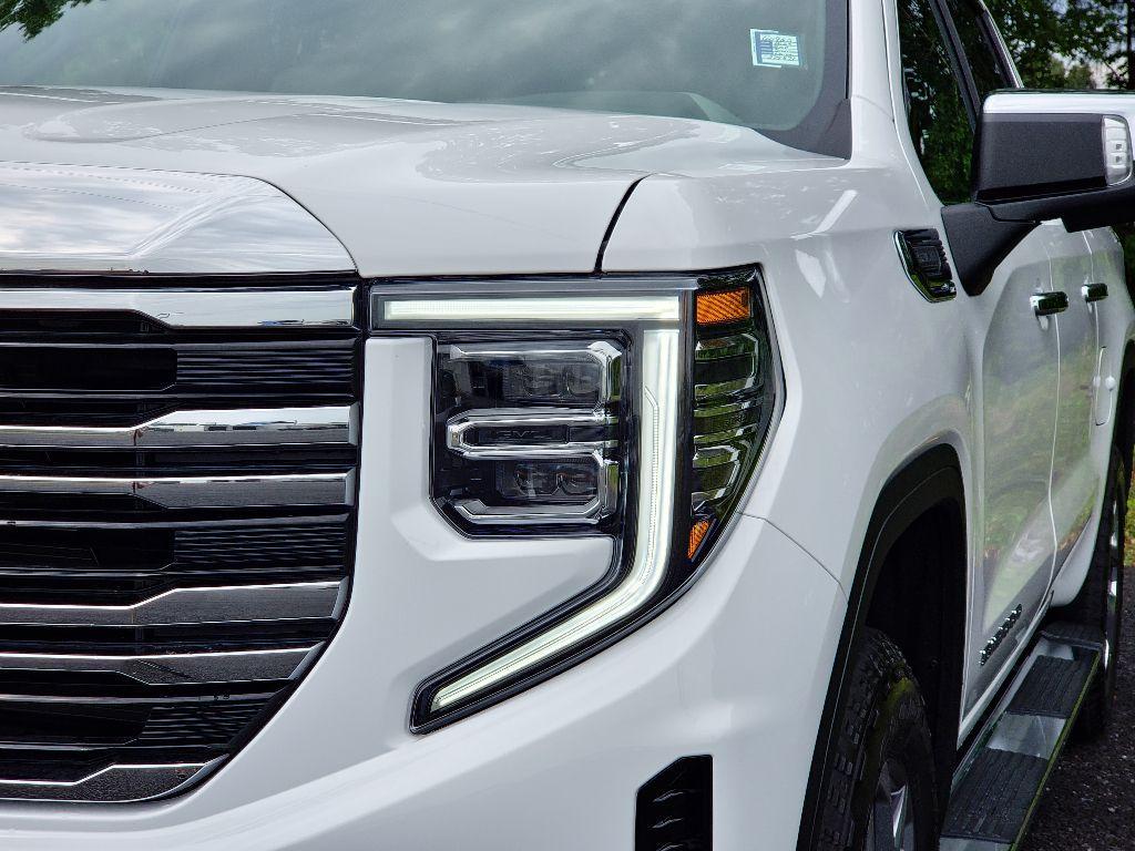 new 2025 GMC Sierra 1500 car, priced at $55,035