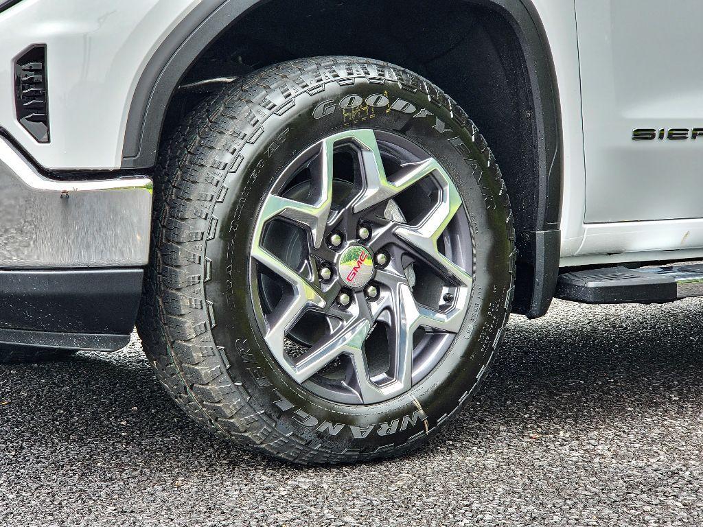 new 2025 GMC Sierra 1500 car, priced at $55,035