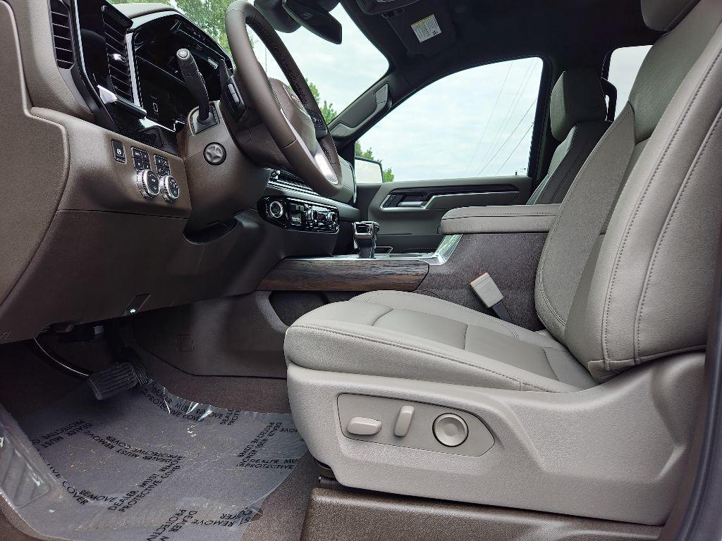 new 2025 GMC Sierra 1500 car, priced at $55,035