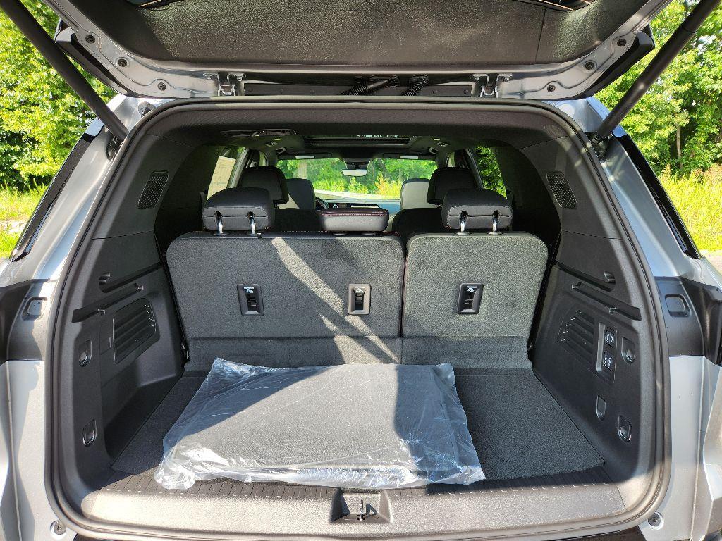 new 2025 Chevrolet Traverse car, priced at $59,609