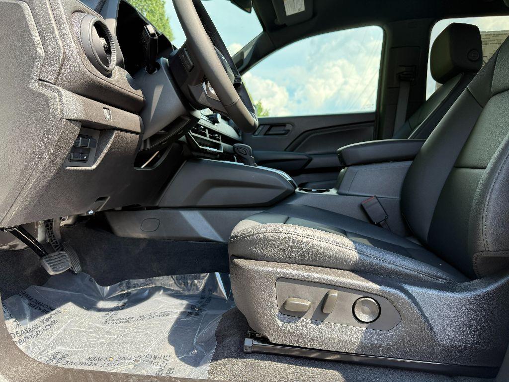 new 2025 Chevrolet Colorado car, priced at $45,495