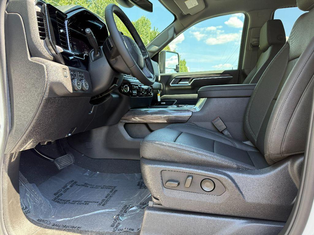 new 2025 Chevrolet Silverado 2500 car, priced at $64,334