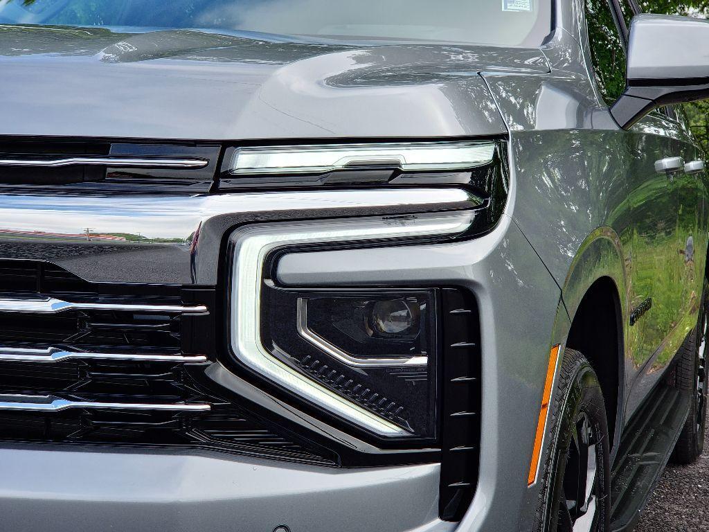 new 2025 Chevrolet Suburban car, priced at $77,554