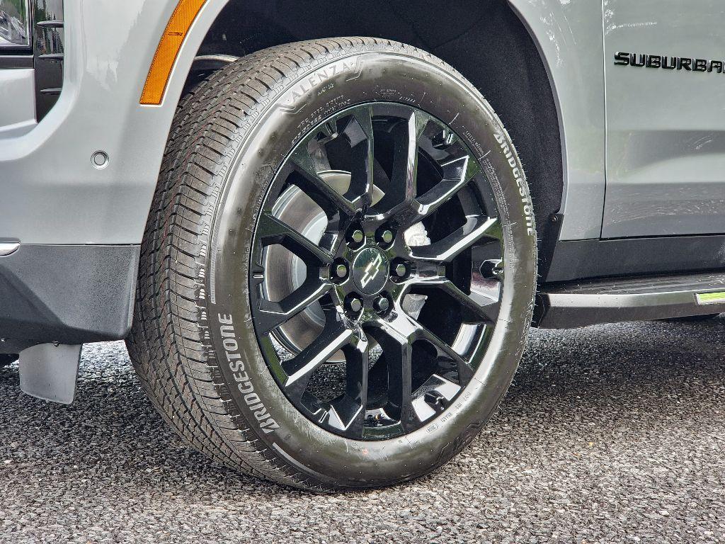 new 2025 Chevrolet Suburban car, priced at $77,554