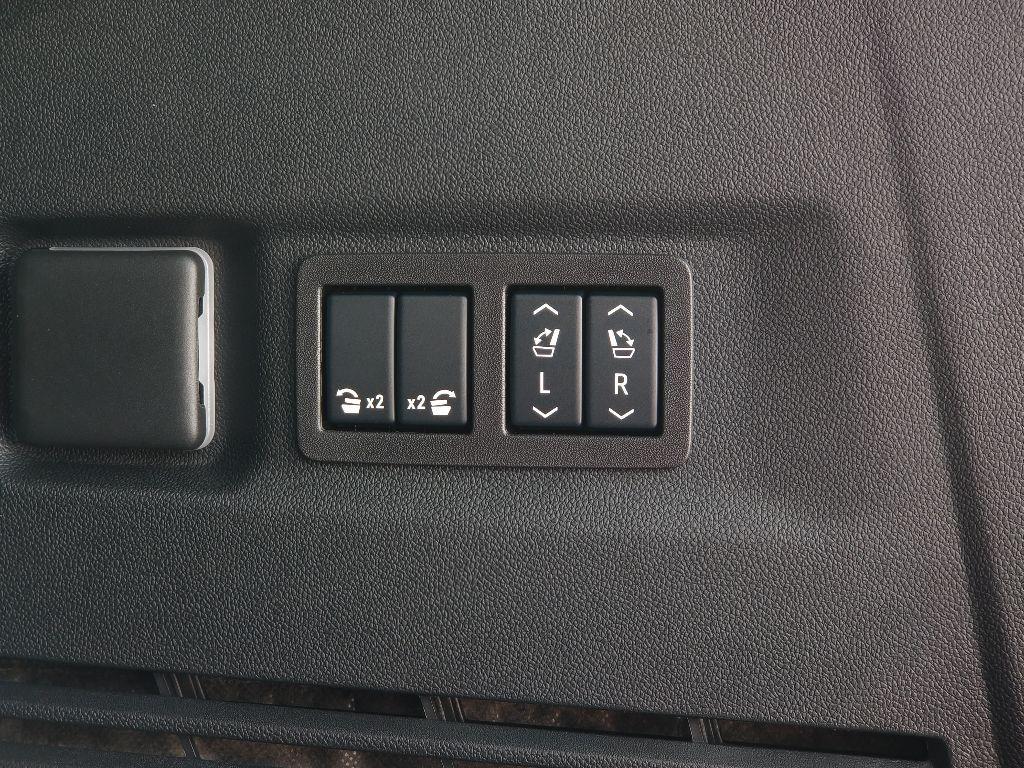 new 2025 Chevrolet Suburban car, priced at $77,554