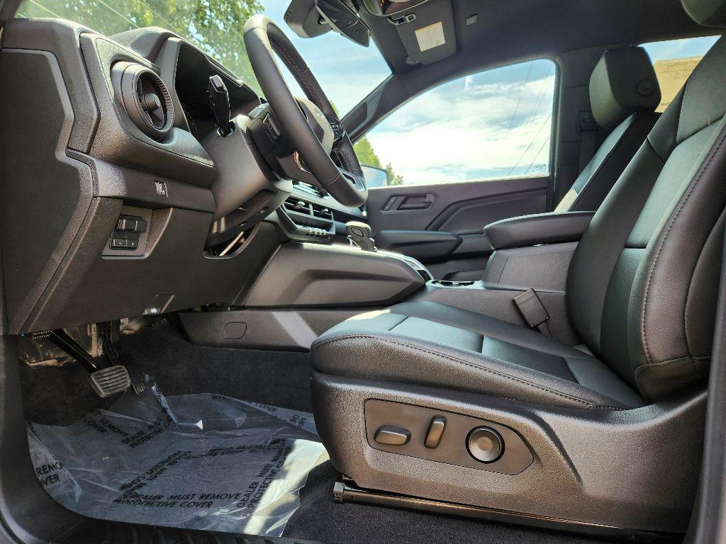 new 2025 Chevrolet Colorado car, priced at $43,903