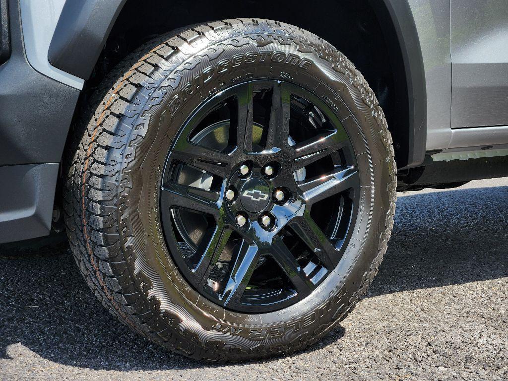 new 2025 Chevrolet Colorado car, priced at $43,903