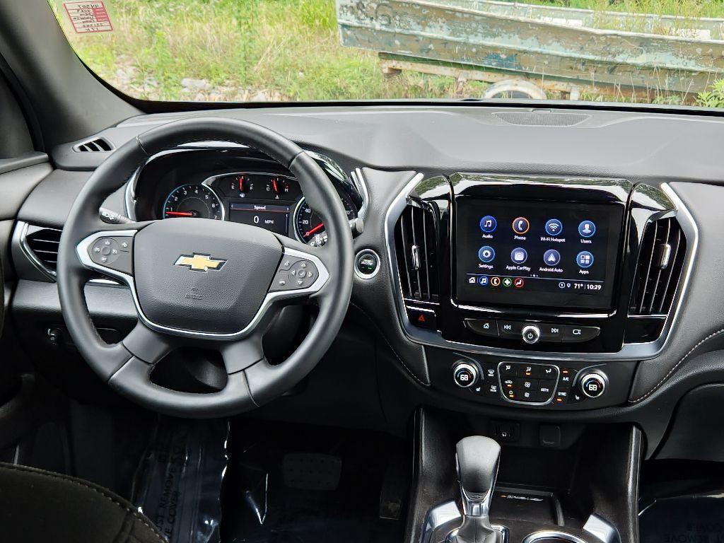 used 2023 Chevrolet Traverse car, priced at $33,500