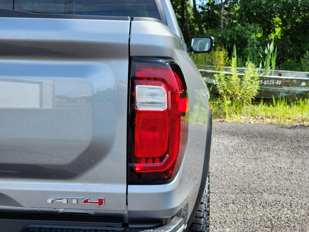 new 2025 GMC Canyon car, priced at $46,086