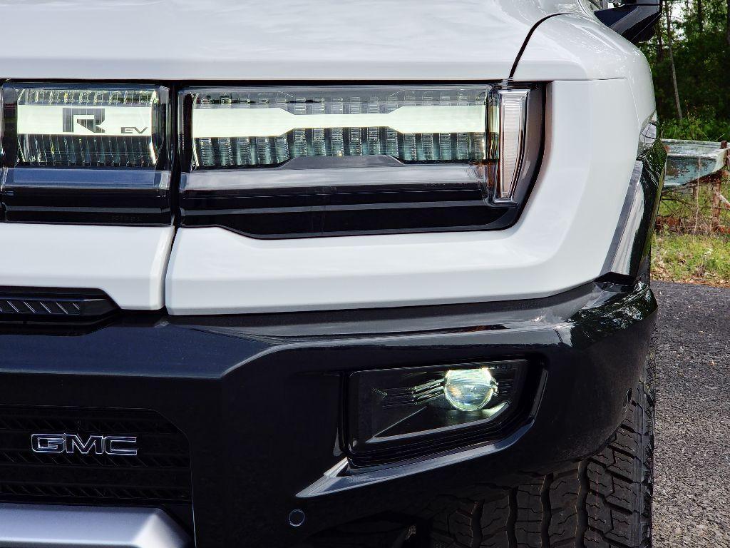 new 2025 GMC HUMMER EV Pickup car, priced at $95,845