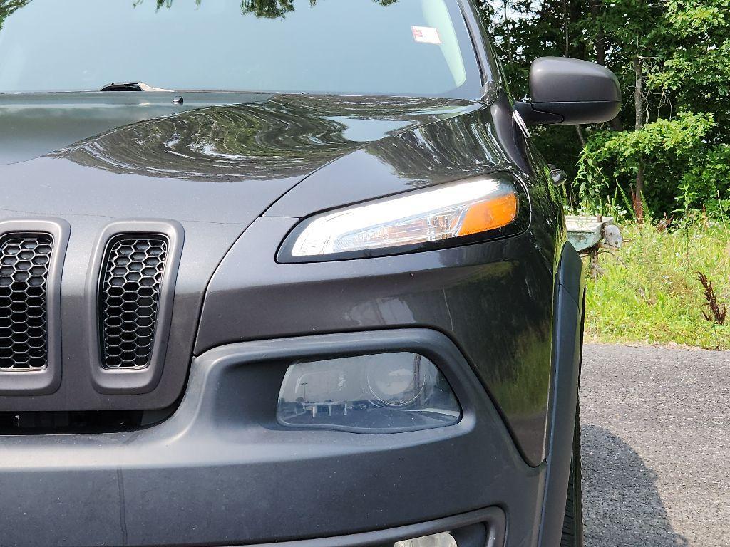 used 2014 Jeep Cherokee car, priced at $9,900