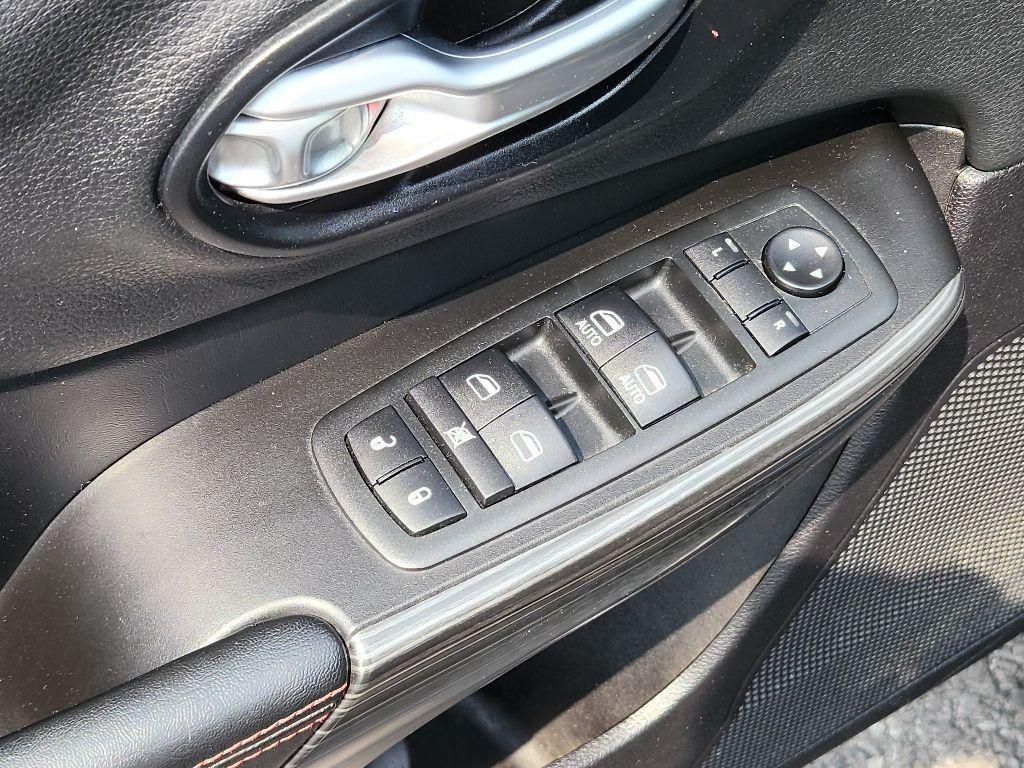 used 2014 Jeep Cherokee car, priced at $9,900