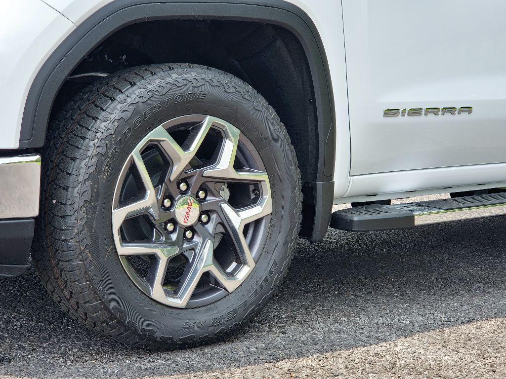 new 2025 GMC Sierra 1500 car, priced at $54,013